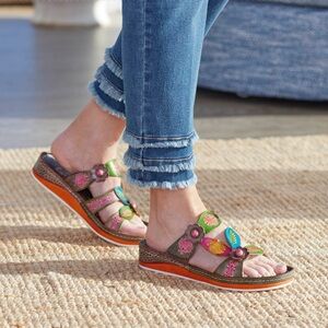 L’Artiste by Spring Step Handpainted Floral Sandals Boho Chic Artisan Style 7.5